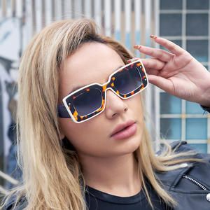 Lunettes de soleil carrées pour femmes LH011, verres PC UV400, style Instagram, tendance, protection solaire extérieure - Product Image 4