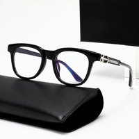 Nouvelles Lunettes de Lecture Unisexe 2026 Tendance Européenne et Américaine à Monture Carrée, Verres PC Anti-Lumière Bleue, Transparentes