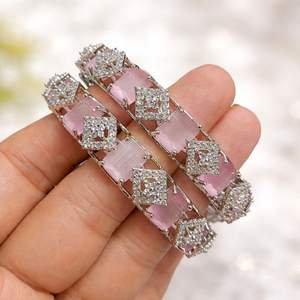 Bracelets classiques en laiton plaqué argent avec diamants américains et perles d'imitation ethniques pour les occasions de mariage féminines - Product Image 4