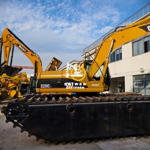 รถขุดสะเทินน้ำสะเทินบก Cat 320C |   รถขุดบึง/เรือขุดแบบติดตั้งบนแพสำหรับงานขุดลอกและทำความสะอาดคลอง รุ่น Cat 320 323 325 - Product Image 3