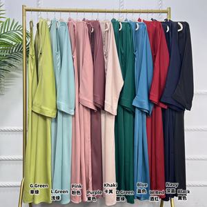 Loriya <span class=keywords><strong>magasin</strong></span> de vêtements islamiques vente chaude couleurs unies Satin ouvert Abaya avec poches latérales femmes musulmanes modeste Kimono Abaya - Product Image 5