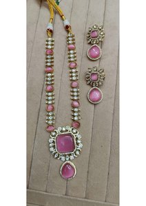 Conjunto de joyería de piedras multicolor premium y diamantes CZ con colgante largo tipo Mala y aretes a juego, elegante conjunto de joyería nupcial. - Product Image 5