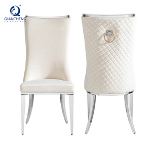 Sedie di Design Moderno e Lussuoso per Sala da Pranzo, Eleganti con Gambe in Acciaio Inox e Battente a Forma di Leone, Rivestimento in Velluto - Product Image 3