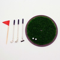 Mini club de golf, modèle réduit en résine plastique, décor de terrain de golf, jouet de dessin animé, accessoires de golf promotionnels avec 2 balles