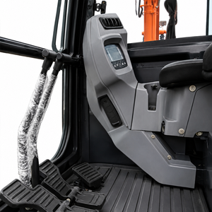 Excavatrice Kubota KX165-5 d'occasion, 5,5 tonnes, à bras court, avec moteur diesel V2607-DI, idéale pour les chantiers urbains étroits – Vente directe usine - Product Image 3
