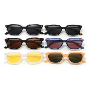 Occhiali da Sole Superhot 50461 Moda 2026 Stile Retrò Anni '90 UV400 Rettangolari Stretti a Occhio di Gatto per Donne - Product Image 5