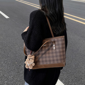 2025ใหม่กระเป๋าโท้ทผู้หญิงความจุขนาดใหญ่เรียบง่ายกระเป๋าสะพายลายตารางหมากรุกแฟชั่นกระเป๋าใต้วงแขน - Product Image 2