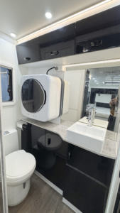 Camping-car EcoCampor 16 pieds à simple essieu avec toit rigide et salle de bain séparée (zones humides et sèches) - Product Image 4