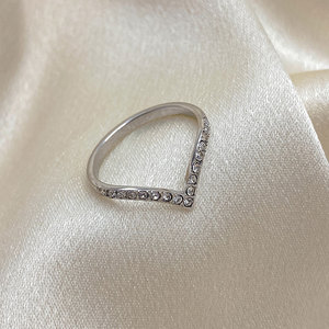 Bagues pour femmes en acier inoxydable 316L, résistantes à la ternissure et imperméables, avec zircon et petites pierres - Product Image 5