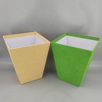 Boîtes d'emballage de luxe pour bouquets de fleurs en velours, forme trapèze, avec gaufrage personnalisé et revêtement UV mat