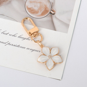 Móc khóa hoa nữ tính thẩm mỹ Y2K, mặt dây chuyền hoa cúc 5 cánh phụ kiện xe hơi dành cho nữ thanh thiếu niên bán buôn - Product Image 5