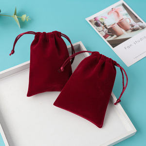 Bolsas de tela de felpa color rojo vino con cordón para guardar y empaquetar regalos de joyería, pequeñas, rectangulares, con opción de impresión. - Product Image 1