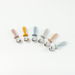 Juego de cuchara y tenedor de acero inoxidable para niños pequeños Utensilios de comedor de silicona ecológicos para niños Idea de regalo para recién nacidos - Product Image 6