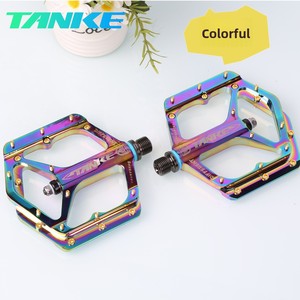 Pédales de vélo de montagne TANKE en alliage d'aluminium coloré avec roulements - Product Image 2