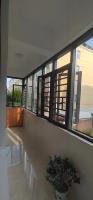 Ventanas y Puertas Corredizas Modernas con Marco de Aleación de Aluminio y Aislamiento Acústico y Térmico