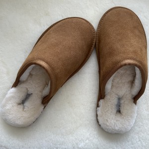 Chaussons d'intérieur chauds en fourrure <span class=keywords><strong>de</strong></span> <span class=keywords><strong>mouton</strong></span> pour femmes et hommes, avec logo personnalisé, style plat, fourrure <span class=keywords><strong>de</strong></span> <span class=keywords><strong>mouton</strong></span>, tendance, pour l'hiver - Product Image 2