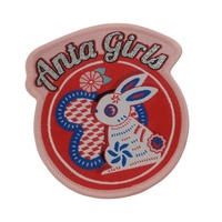 Patchs brodés en tissu écologiques à coller au fer avec logo personnalisé, formes de cœur et de fleurs et décoration de perles