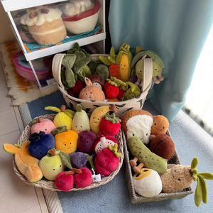 Peluche di Alta Qualità Stile Jellycat, Pinguino Piccolo Blush Peanut, Ciondolo Giocattolo Portachiavi Decorazione per Borsa Unisex dai 14 Anni in Su - Product Image 2