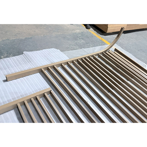 Lames <span class=keywords><strong>en</strong></span> aluminium à grain de <span class=keywords><strong>bois</strong></span> incurvées pour écran <span class=keywords><strong>extérieur</strong></span> de villa, vis cachées, panneaux <span class=keywords><strong>en</strong></span> aluminium à lattes, tube carré pour la <span class=keywords><strong>d</strong></span>écoration de la maison - Product Image 5