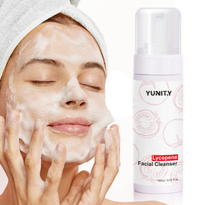 Nouvelle mousse nettoyante pour le visage naturelle et biologique avec effet de contrôle du sébum et d'hydratation, Tomate Rouge L pour un nettoyage amélioré - Product Image 6