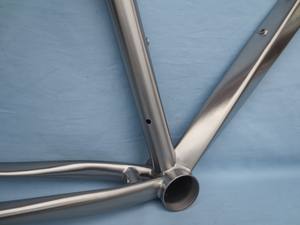 Cadre de vélo en titane Nouveau tube hélicoïdal à travers l'axe câble interne frein à disque <span class=keywords><strong>700C</strong></span> <span class=keywords><strong>ou</strong></span> <span class=keywords><strong>650B</strong></span> - Product Image 4