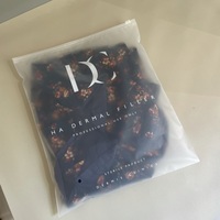 Sac d'emballage refermable à glissière en PE givré biodégradable, personnalisable avec logo imprimé, faible MOQ, pour T-shirt