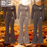Ensemble de survêtement 2 pièces pour femme 2026 – Haut court à épaules dénudées et pantalon évasé moulant – Tenue de sport, yoga, et détente