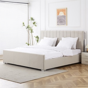 Cama de plataforma tapizada Pretty Channel en beige y gris, tamaño Queen/King, con cabecero alto - Product Image 4