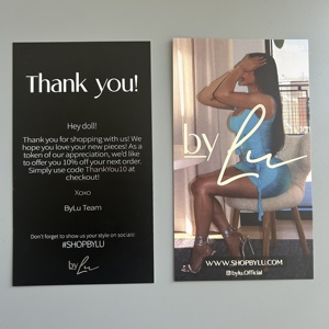 定制奢华透明聚氯乙烯服装吊牌印花标志服装吊牌带线衣服吊牌纸磨砂聚氯乙烯秋千吊牌 - Product Image 4