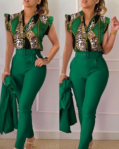 Nuevo conjunto de moda para mujer, informal, de dos piezas, con chaleco de mangas con volantes y pantalones cortos. - Product Image 4