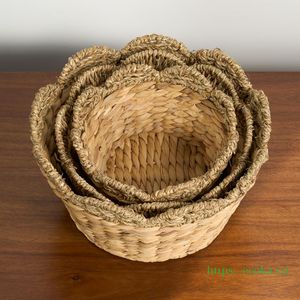 ตะกร้าเก็บของอเนกประสงค์ทรงกลม ทอจากผักตบชวาและหญ้าทะเล สำหรับใช้ในครัวเรือน จากเวียดนาม - Product Image 3