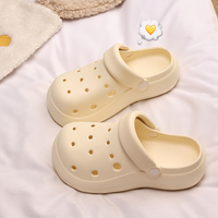 Nouvelle collection d'été : Sandales de jardin à semelle épaisse en EVA, motif perforé, mignonnes et antidérapantes, style tongs de plage