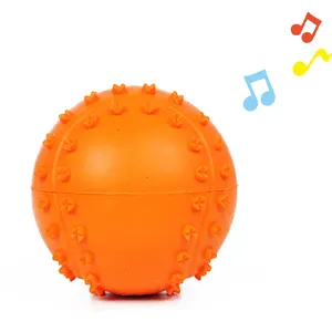 Neuankömmling 6cm interaktiver Hund im Freien kaut Gummi haltbaren Haustier Tennisball quietschenden Hunde ball niedrigen MOQ