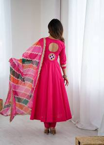 Ensembles Kurta en pur coton Khadi au design élégant avec broderie miroir robes indiennes traditionnelles pour femmes tenues de fête et de tous les jours - Product Image 3