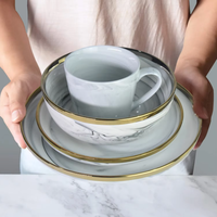 Assiettes de Dîner en Porcelaine Personnalisées avec Logo Nordique et Bord Doré – Assiettes de Présentation en Céramique de Luxe pour Restaurants, Mariages et Usage Domestique (Vente en Gros)
