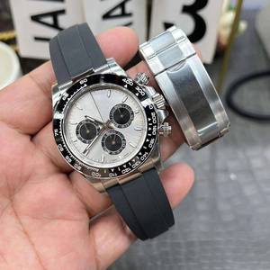 Reloj de Hombre Automático de Lujo, Mecánico, con Movimiento 4130, Esfera Negra Pequeña con Tres Ojos Grises - Product Image 4