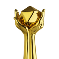 Trophée Statue de Main Moderne en Métal Plaqué Or Moulé sur Mesure avec Base en Bois, Design Mains Ouvertes, Option Logo Personnalisé, Vente en Gros