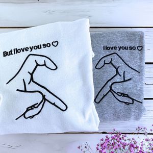 Sweat-shirt à capuche brodé personnalisé «Mais je t'aime, je t'aime», cadeaux de Saint-Valentin tricotés pour l'automne et l'hiver - Product Image 1