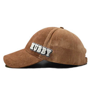 Gorras de Diseñador Premium al por Mayor, de Gamuza Sintética, Disponibles en Varios Colores, MOQ Bajo, Logotipo Personalizado, Gorra de Béisbol Ajustada para Hombre - Product Image 1