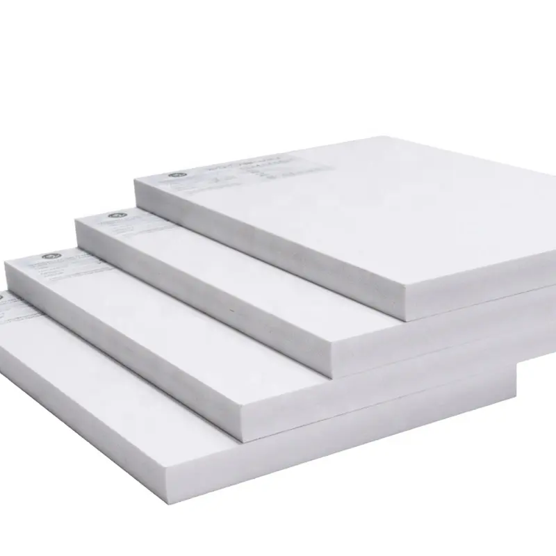 لوح فوم من الكلوريد متعدد الفينيل أبيض نقي مقاوم للبطانيات 3-30 مم 1220×2440 مم 4×8 قدم لتصميم الديكور وخدمة قطع وإعداد الإعلانات