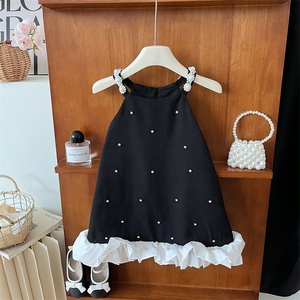 Robe d'été décontractée noire à bretelles spaghetti avec décorations de perles et ourlet à volants pour fillette - Product Image 1