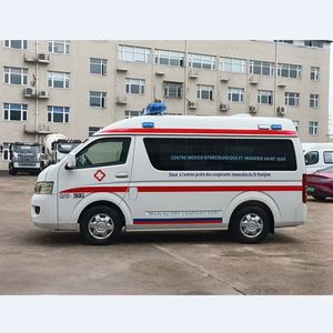 Ambulancia Médica de Emergencia Foton G7 con Motor de Gasolina y Camilla - Product Image 1