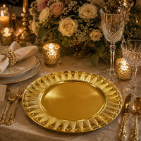 Assiettes de présentation de luxe en PP pigmenté, durables, motif flocon de neige or et argent personnalisé, pour mariages, hôtels et fêtes - Vente en gros 2026
