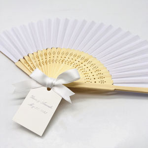 Accesorios de baile nupcial populares, iglesia, regalo de boda, recuerdos de fiesta, abanico de mano plegable de bambú con bolsas de regalo, 2023 - Product Image 2