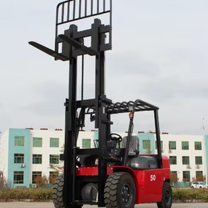 Montacargas Diésel Tobeter CPC50 de 5 Toneladas, 2 Etapas, Transmisión Mecánica de 3m, Tracción en las 4 Ruedas, Neumáticos Sólidos Todoterreno - Product Image 1