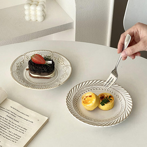Ensemble d'assiettes en céramique rétro françaises, assiettes à dessert en relief haut de gamme, assiettes pour la cuisine occidentale, pour mariage, hôtel, restaurant - Product Image 2