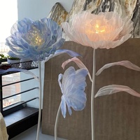 Lampe sur pied géante en organza avec fleurs artificielles et lumière à fibres optiques pour la décoration de scène de mariage, vitrine de centre commercial, décoration florale