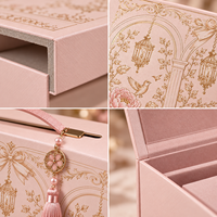 Boîte cadeau rigide en carton texturé avec poignée imprimée de motifs floraux décoratifs OEM pour présentation de marque