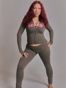 C1036 Jaket Hoodie dan Celana Olahraga Kasual Bermotif Huruf, Set Dua Potong Fashion Olahraga untuk Wanita - Product Image 6