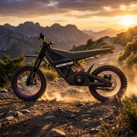 Propulsé par un moteur de 12 kW en crête et des cellules 84 V/25 Ah 50S, vitesse maximale de 80 km/h avec démarrage NFC, marche arrière et protections de sécurité étanches IP67.